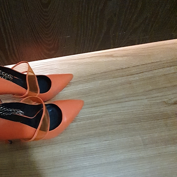 Heels - Picture 2 of 3